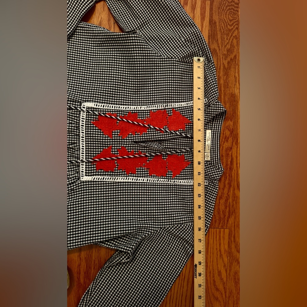 Studio West Apparel Embroidered Gingham Top – Size M - Picture 8 of 10